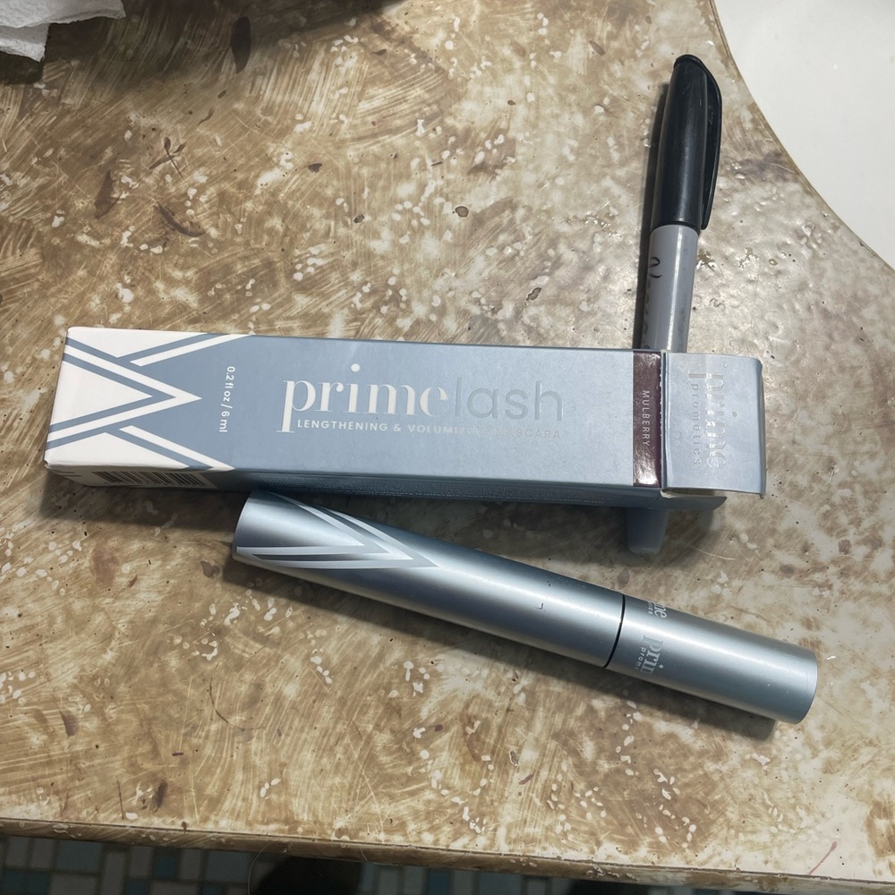 Lengthening & Volumizing Mascara — Mulberry - Picture 3 of 3